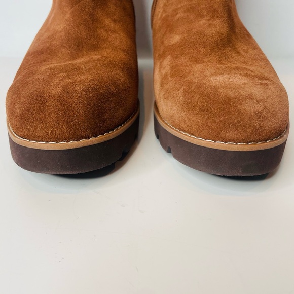 Vionic Brighton Suede Zip Ankle Bootie Size 7.5 - Picture 3 of 11